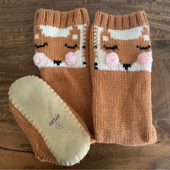 Aerie sz Small 5/6 crochet slippers fox faces socks - Picture 9 of 9